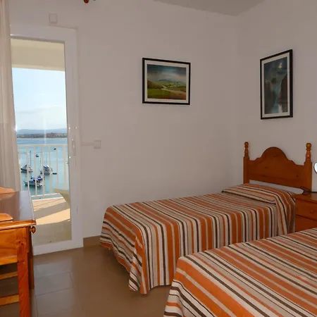 Apartment In Estartit With Beachfront Views *