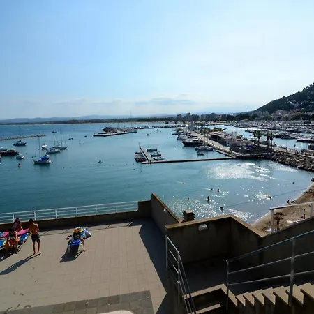 Apartment In Estartit With Beachfront Views Apartment *