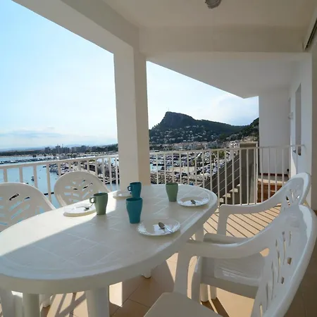 Apartment In Estartit With Beachfront Views L'Estartit