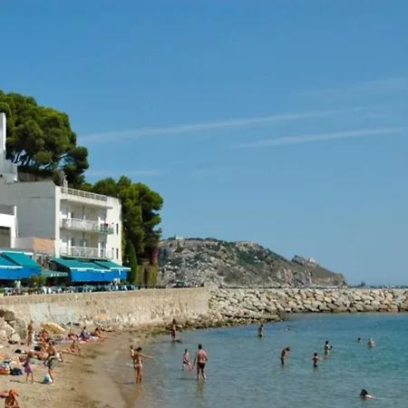 Apartment In Estartit With Beachfront Views